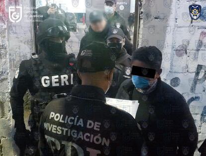 Momento de la detención de Édgar Tungüí en Ciudad de México