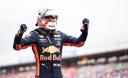 El holandés Max Verstappen (Red Bull) se impuso en el Gran Premio de Alemania de Fórmula 1, este domingo tras una carrera loca, en la que el británico Lewis Hamilton (Mercedes), líder del Mundial, apenas pudo ser undécimo pese a salir desde la 'pole'.