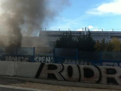 Columna de humo que salía del pozo 4 de la M-30.