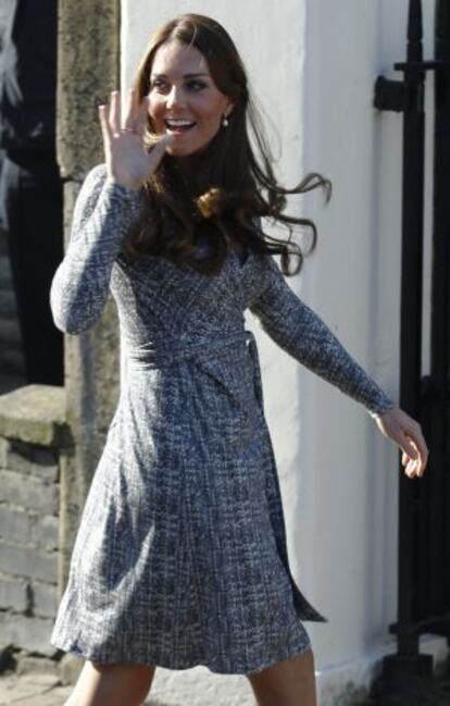 Kate Middleton, con signos de su embarazo, esta mañana en Londres.