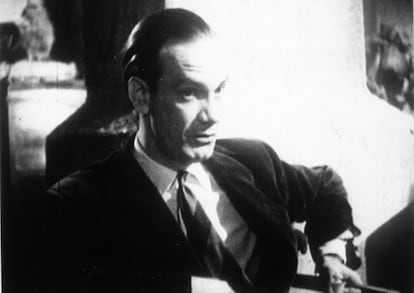 Camilo Jos&eacute; Cela, protagonista de la pel&iacute;cula &#039;El sotano&#039; en 1949. 