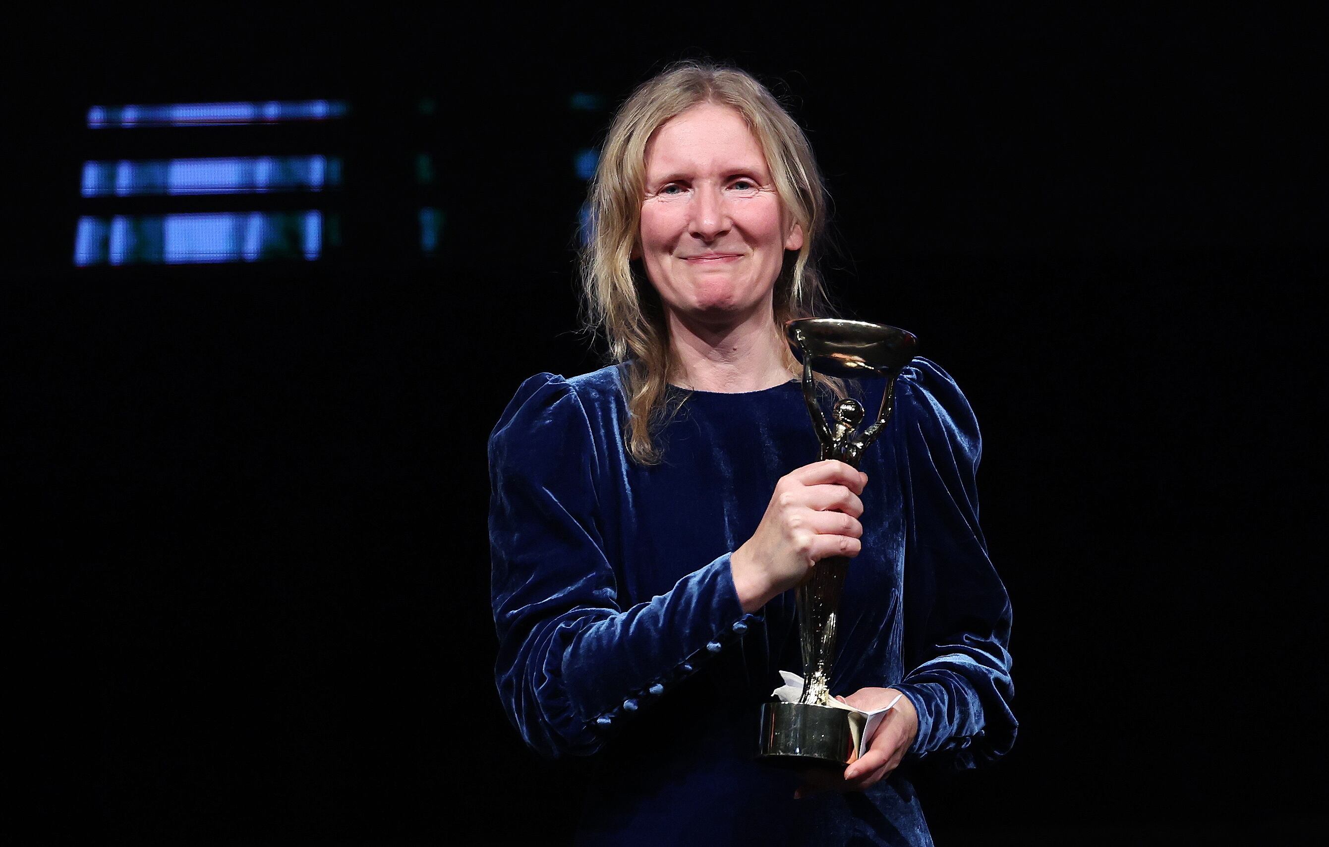 Samantha Harvey sorprende al ganar el Premio Booker con una novela ambientada en el espacio 