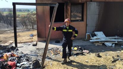 Javier Bodego, bombero solidario de Zamora, en su granja escuela de Santibáñez de Tera-Zamora.