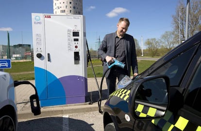 Practically at the same time the public subsidies were introduced, Ermo Kontson created his pioneering electric-taxi company in Tartu, the second-biggest city in Estonia. “In 50 years no one will remember gasoline, the future is electric vehicles,” he says.