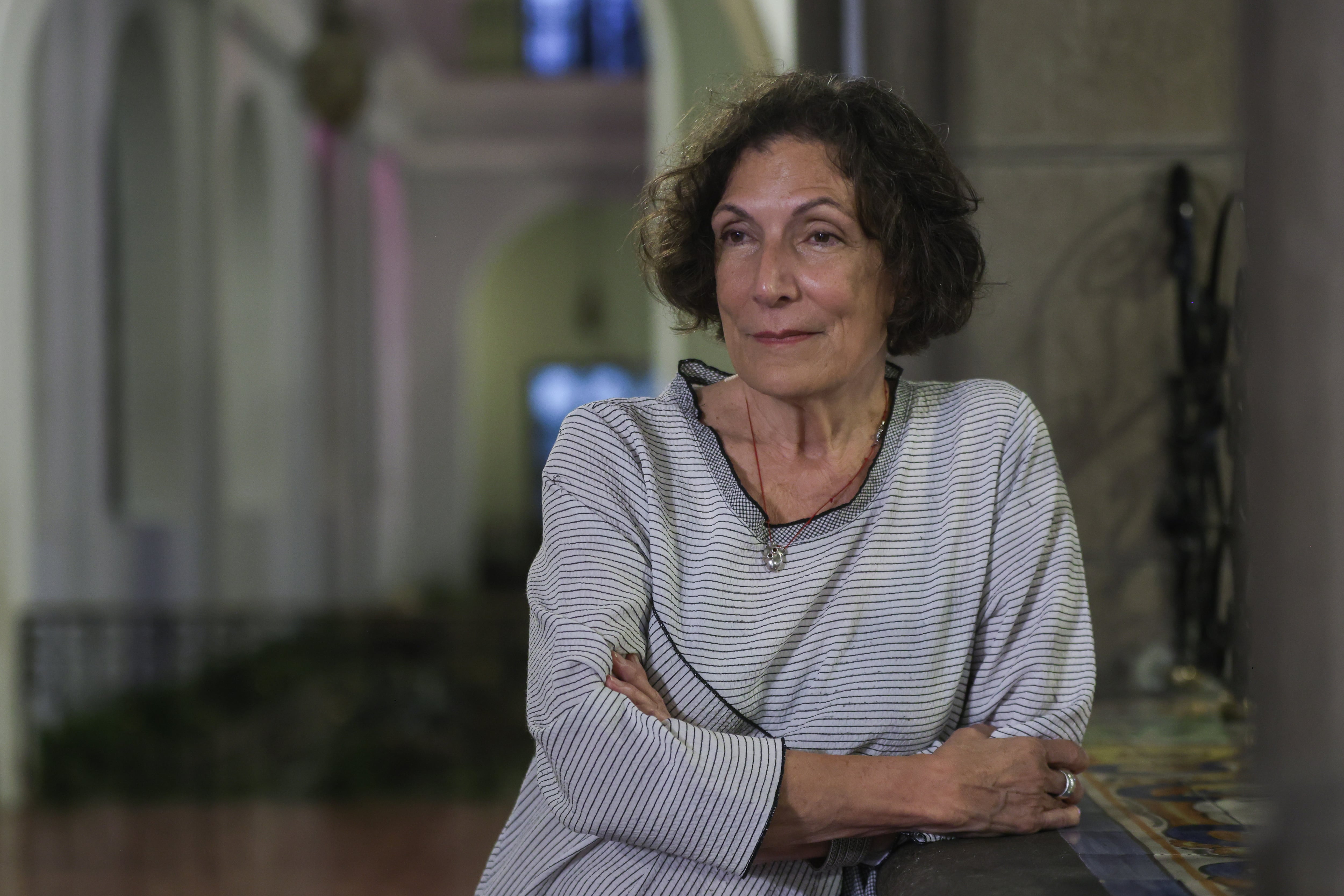 Alma Guillermoprieto explica los males latinoamericanos y su mayor padecimiento: la pobreza