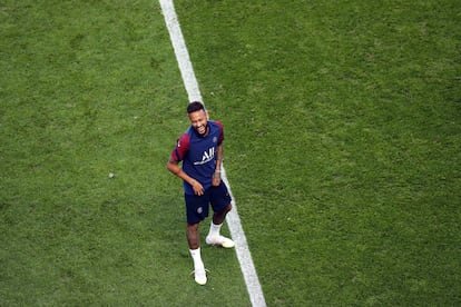 Neymar durante o treino em Lisboa.