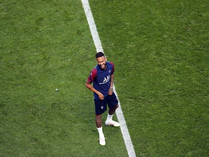 Neymar durante o treino em Lisboa.