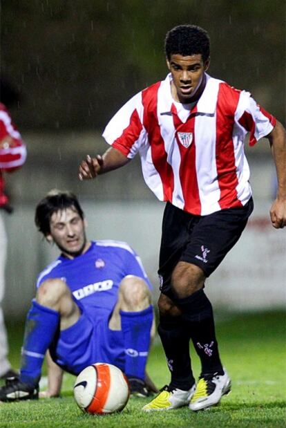 El joven jugador del Athletic de Bilbao, Jonás Ramalho, debutó contra el Amorebieta.