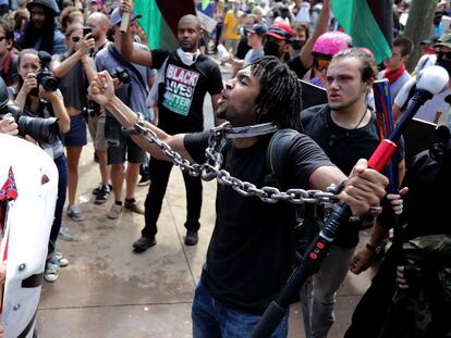 Enfrentamientos en en Charlottesville entre supremacistas neonazis y contramanifestantes.