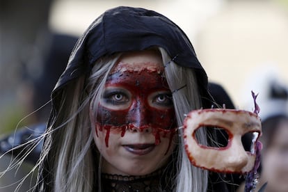 O primeiro desfile de Halloween aconteceu em Minnesota, em 1921. A festividade foi adquirindo popularidade nas seguintes décadas, até chegar aos já tradicionais festivais que se celebram em todo mundo.