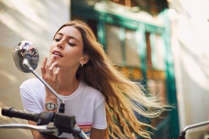 Young woman lifestyle in Barcelona.