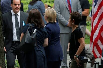 Clinton, el domingo, cuando abandonó un acto público poco antes de estar cerca de desmayarse