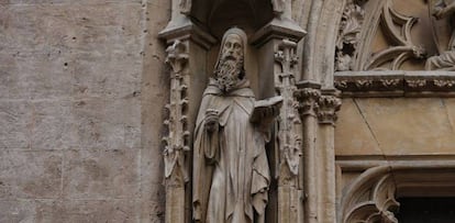 Escultura de Ramon Llull, a l'església de Sant Miquel de Palma.