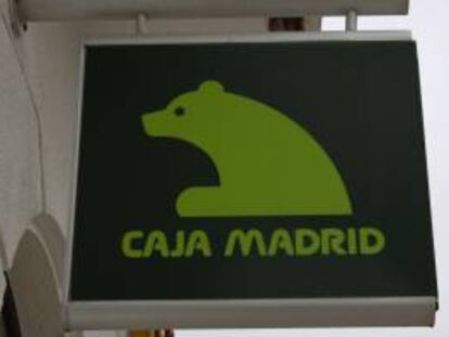 Logotipo de Caja Madrid en una sucursal de Sanchinarro (Madrid). EFE/Archivo