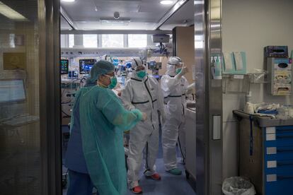 La UCI del Hospital Vall d'Hebron durante la pandemia del coronavirus.