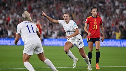 Georgia Stanway celebra el segundo tanto de Inglaterra ante España.