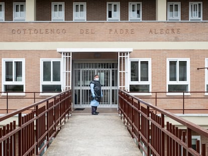 Javier Cervera, capellán del Cottolengo del Padre Alegre, en Algete, este lunes.