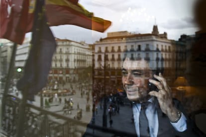 24 de abril de 2013. Ignacio Gonz&aacute;lez, presidente de la Comunidad Aut&oacute;noma de Madrid, fotografiado en su despacho de la sede de la Puerta del Sol. 