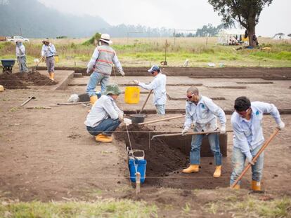 Un grupo de especialista busca vestigios de la civilizaci&oacute;n muisca a las afueras de Bogot&aacute;, Colombia.