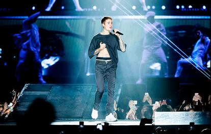 Canadian singer Justin Bieber performs on stage in Telia Parken Stadium in Copenhagen on October 2, 2016 / AFP PHOTO / Scanpix Denmark AND Scanpix / Jens Astrup / Denmark OUT