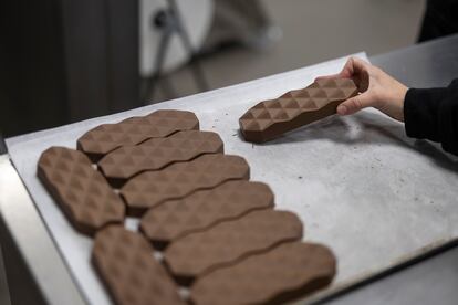 Los turrones y las tabletas de chocolate tienen la misma línea de diseño.