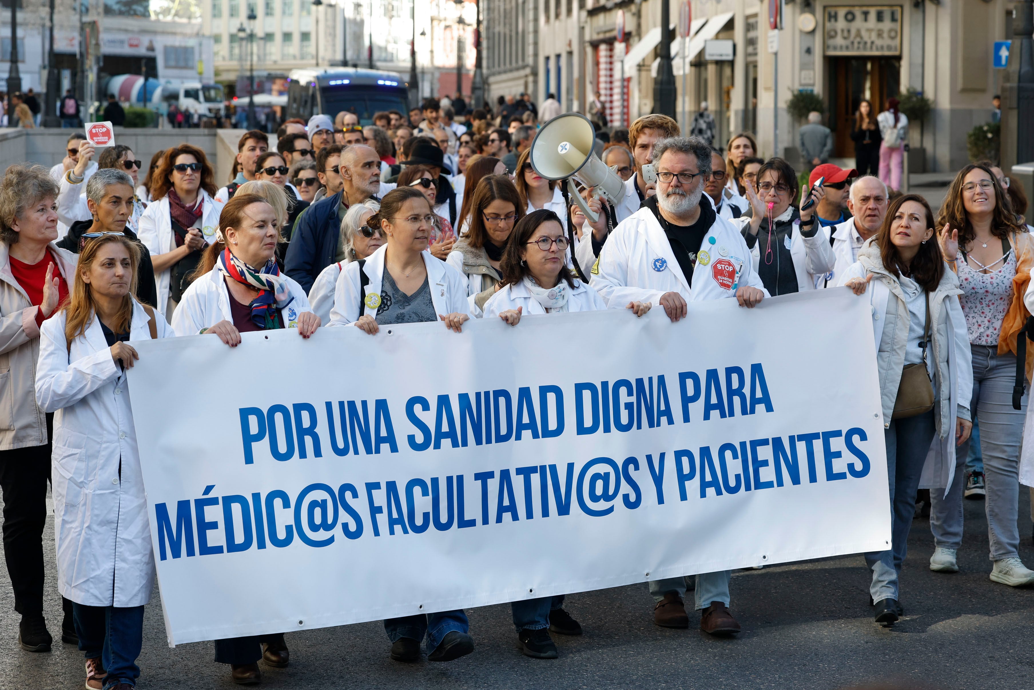 Los médicos de Madrid suspenden la huelga “por la magnitud del accidente” ferroviario de Toledo