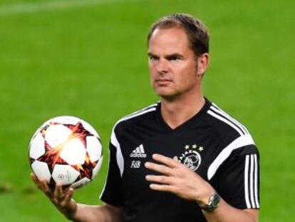 Frank de Boer, durant la sessió d'ahir.