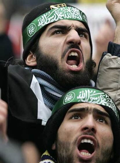 Manifestación de protesta en la capital turca, Ankara, contra los ataques israelíes que golpean Gaza.