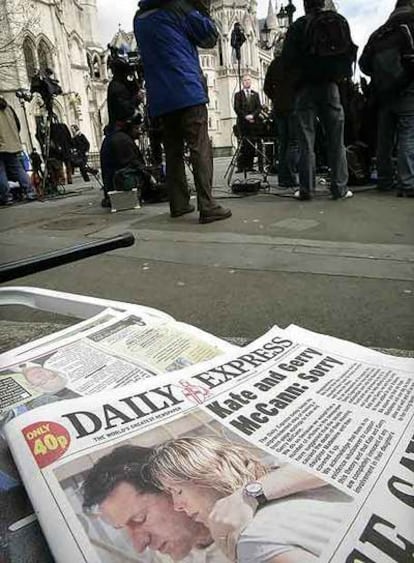 Intervención del portavoz de los McCann (en las portadas de los periódicos británicos), ayer, ante el Tribunal Supremo de Londres.