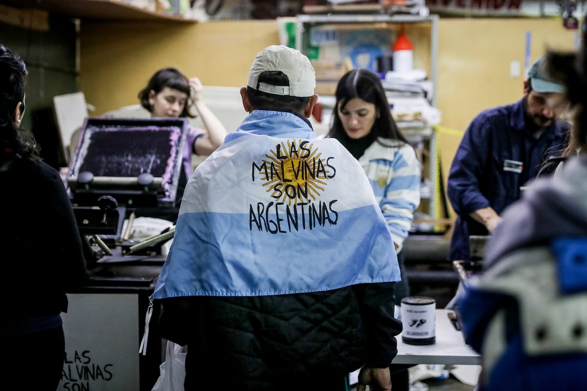 Seis de cada diez argentinos creen que el giro de Milei en Malvinas es 'por conveniencia política'