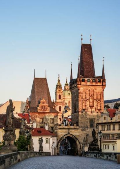 El puente Carlos, en Praga (República Checa).