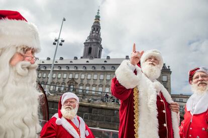 Los participantes durante su tour por los canales de Copenhague.