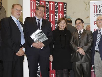 Autoridades en la presentaci&oacute;n del libro &#039; El legado de la ingenier&iacute;a valenciana El Colegio de Ingenieros Industriales. 