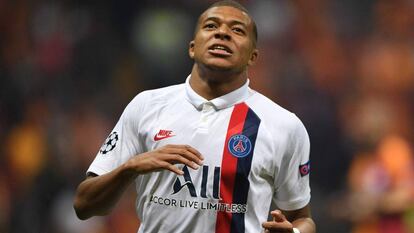 Mbappé na primeira partida entre PSG e Galatasaray.