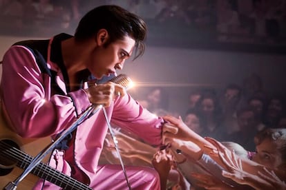 Austin Butler, caracterizado como Elvis Presley en la película de Baz Luhrmann.