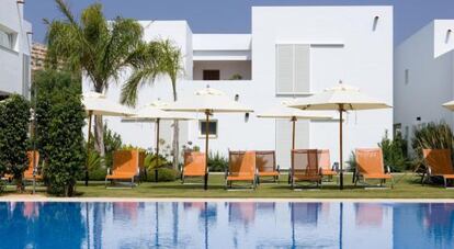 Piscina del hotel Cala Mijas.