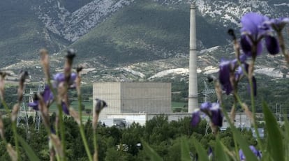 Fachada de la Central Nuclear Santa Mar&iacute;a de Garo&ntilde;a (Burgos). 