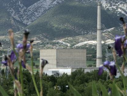 Fachada de la Central Nuclear Santa Mar&iacute;a de Garo&ntilde;a (Burgos). 