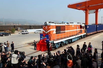 Presentacin ante la prensa del primer tren de cargo que viajaba desde la estacin de Yiwu en China hasta Madrid en Noviembre de 2014.