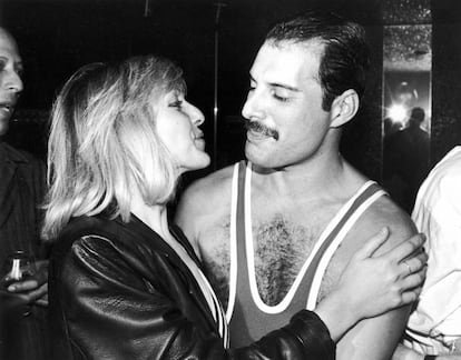 Em 1984, o Queen já era uma lenda viva (seu álbum de grandes sucessos, lançado em 1981, se tornou o mais vendido da história do Reino Unido). Mary ainda continuava ao lado de Freddie, como sua mulher de confiança. "Para mim, foi um casamento. Nós confiamos um no outro. Todos os meus amantes me perguntam por que não poderiam substituir Mary. É porque é simplesmente impossível", disse o cantor sobre ela