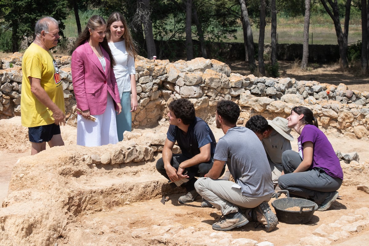 Spanish Princesses Visit Empúries Archaeological Site