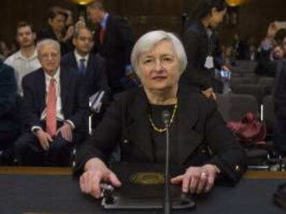 Janet Yellen, candidata de la Casa Blanca a dirigir la Reserva Federal (Fed) testifica ante una audiencia de confirmación en el Comité Bancario del Senado de Washington, Estados Unidos.