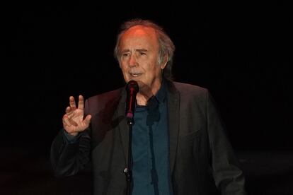 El cantautor Joan Manuel Serrat, en una actuación en México. / MARCO UGARTE (AP)