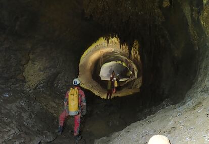 Cavidades del Alto del Tejuelo (Cantabria), en una imagen cedida por el 'Colectivo Alto del Tejuelo'.