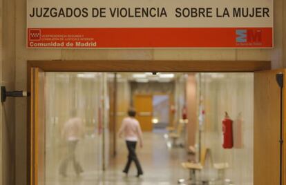 La Ley Integral contra la Violencia de G&eacute;nero, de 2004, trajo consigo la creaci&oacute;n de juzgados especializados en este fen&oacute;meno. 