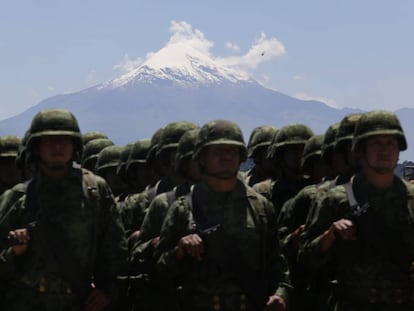 Soldados en Puebla, en el centro de México.