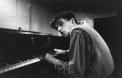 Imagen sin datar del pianista canadiense Glenn Gould.