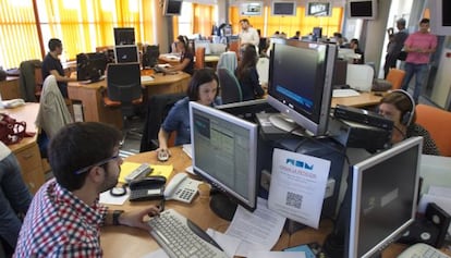 Los trabajadores de Canal 9 seguían ayer con sus funciones.