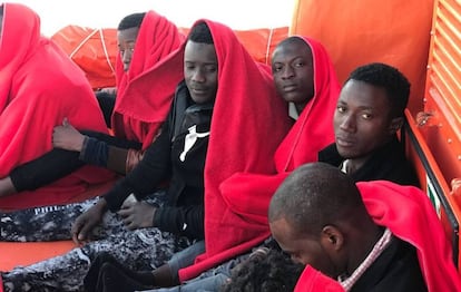 Migrantes subsaharianos rescatados ayer en Tarifa.