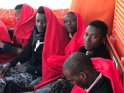 Migrantes subsaharianos rescatados ayer en Tarifa.